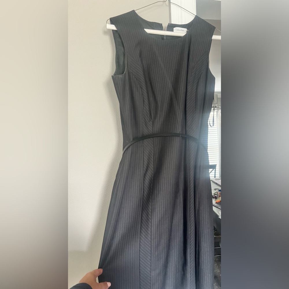 Calvin Klein Gold and White Sheath Dress Sleeveless Cocktail